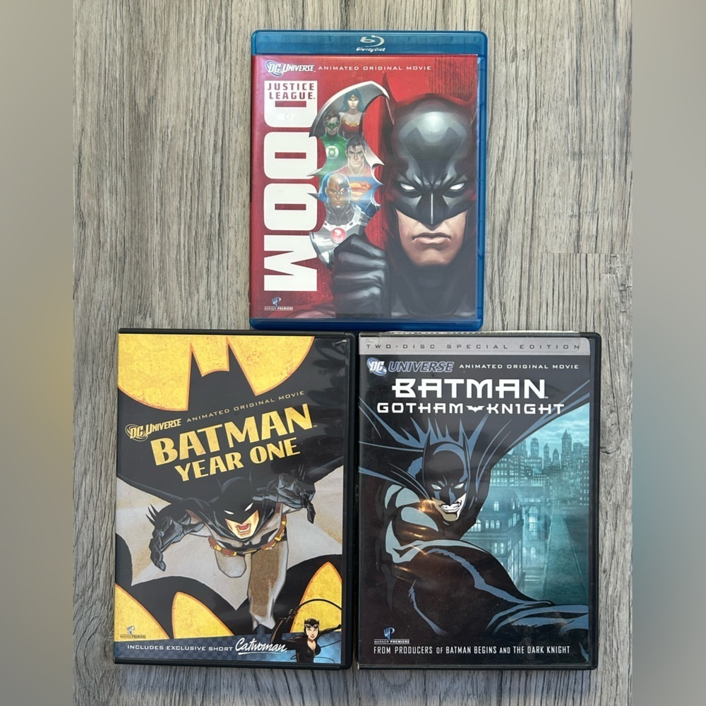 DC Comics Superhero 12 DVD's - Multicolor Covers - Picture 6 of 6
